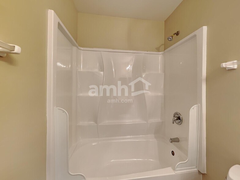 Building Photo - 34406 Columbine Ct