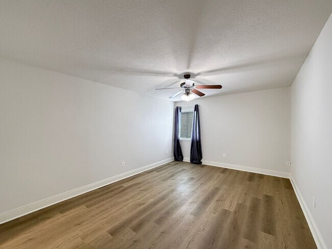 Building Photo - 3805 Houma Blvd