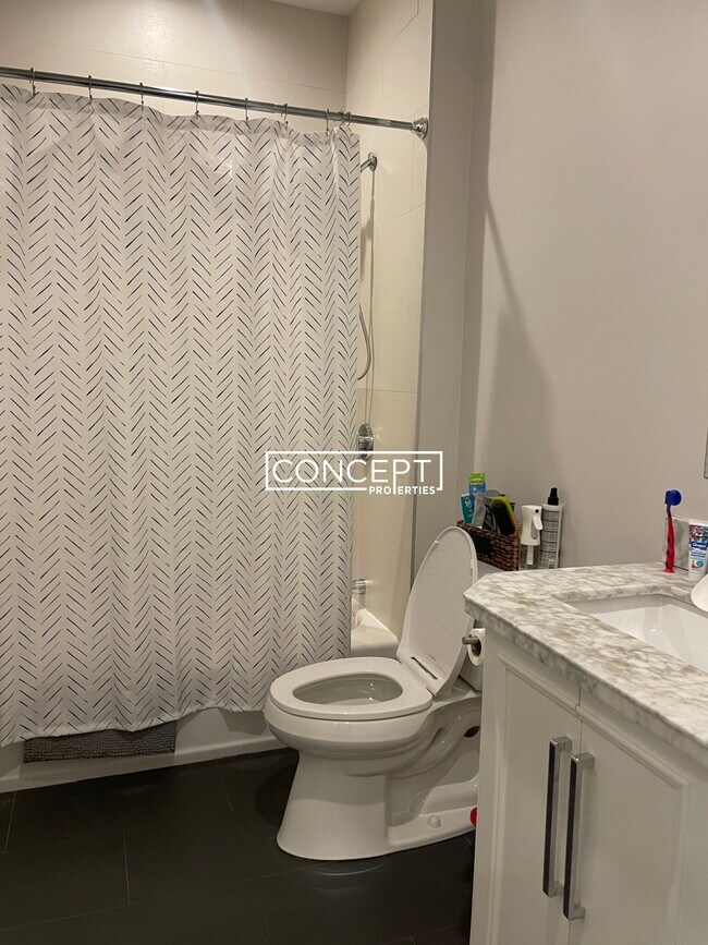 Building Photo - 2045 Beacon St