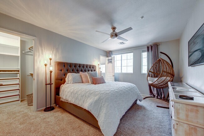 Building Photo - 15550 N Frank Lloyd Wright Blvd