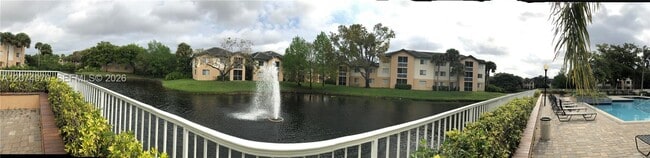 Building Photo - 9855 Westview Dr