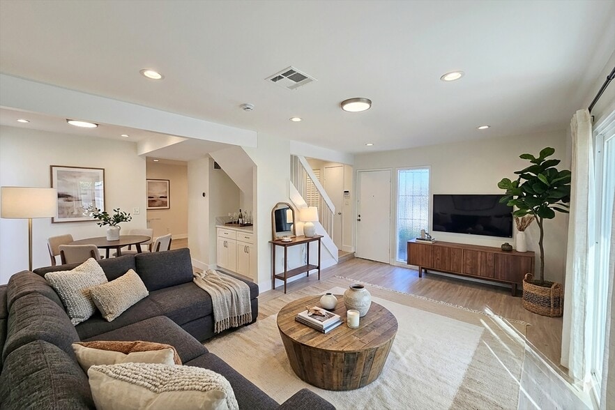 Building Photo - 126 Casuda Canyon Dr