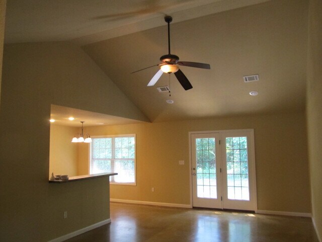 Building Photo - 3205 Horseshoe Cove
