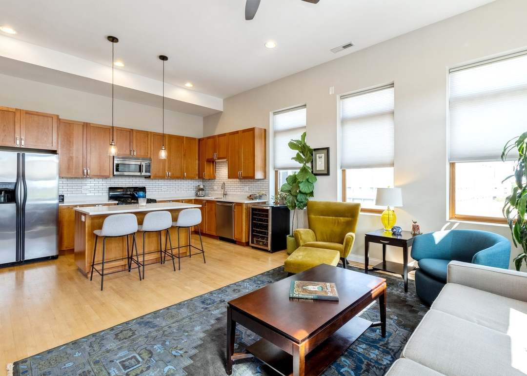 Kitchen / Living Room - 2158 N Damen Ave