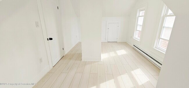 Building Photo - 128 S Rebecca Ave