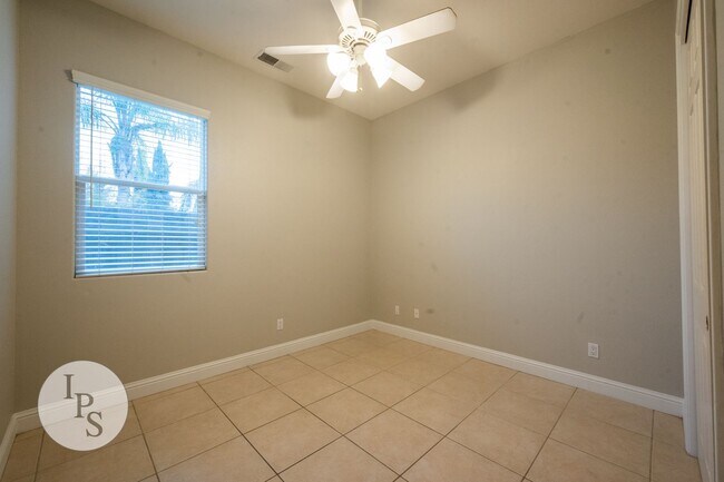 Building Photo - North Clovis Home, 3BR/2BA, Built 2005 - Lots of Amenities!