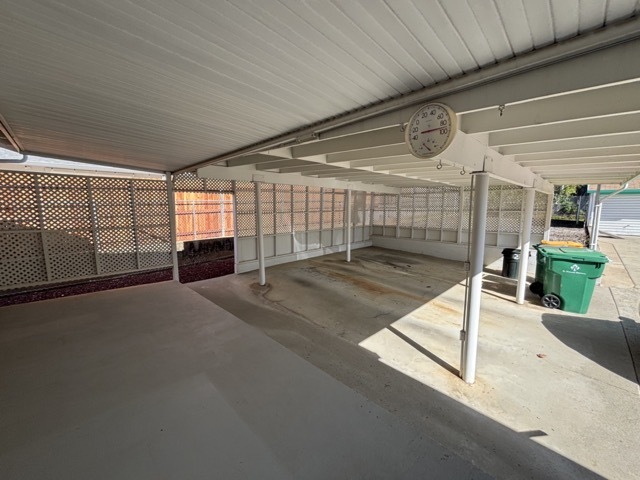 Building Photo - 2847 Moulton Dr