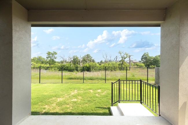 Building Photo - 124 Rosebush Dr