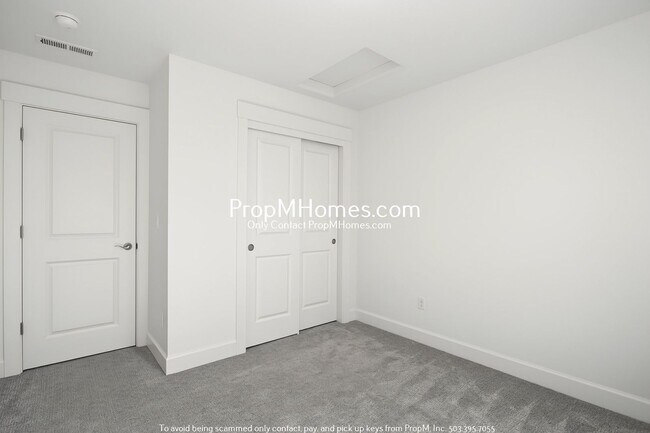 Building Photo - Newer Three Bedroom Home in Reed's Crossing!