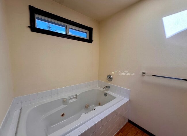 Building Photo - 1331 SW Harbor Vista Cir