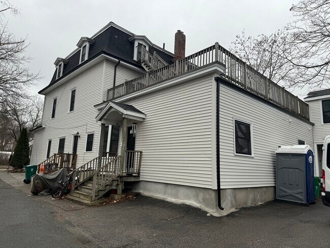 Building Photo - 417 Auburn St