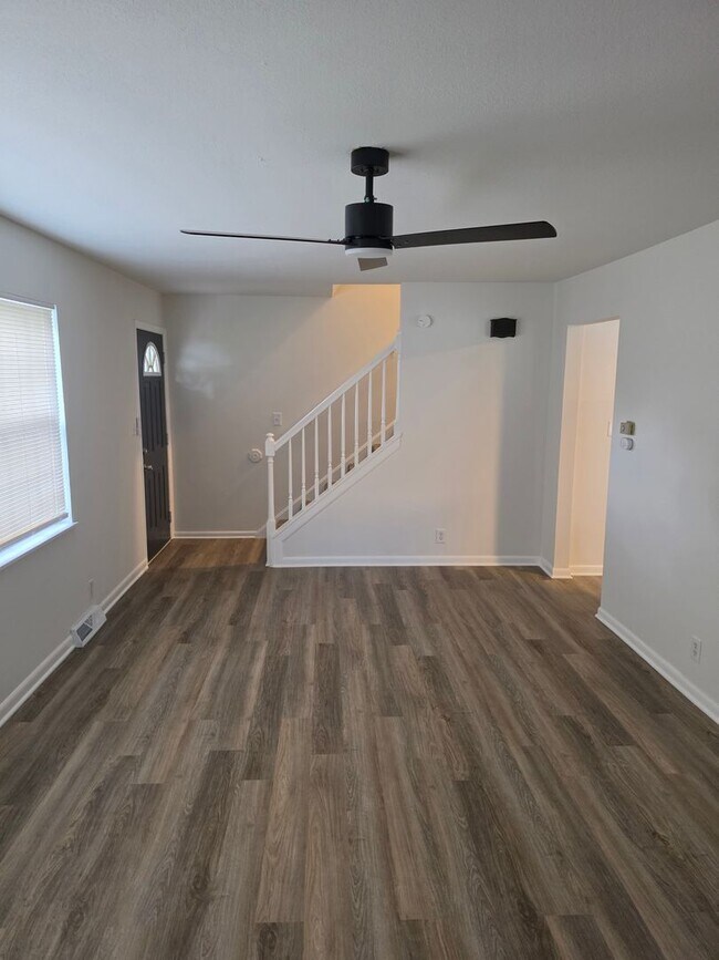 Building Photo - 4209 Defoe Dr