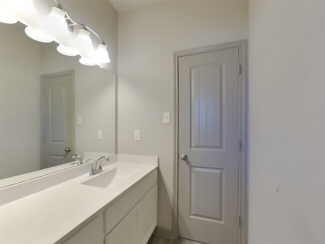 Building Photo - 9845 Gln Brk Ln