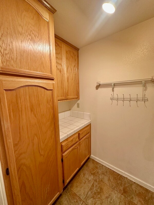 Building Photo - 122 Sterling Ct