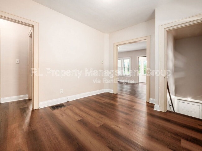Building Photo - 1168 E Whittier St