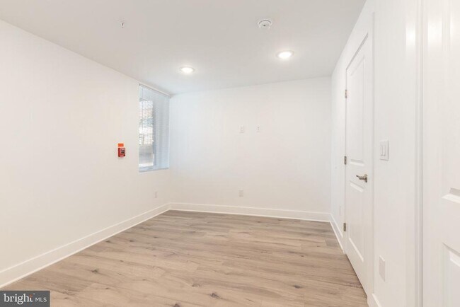 Building Photo - 1423 N 8th St