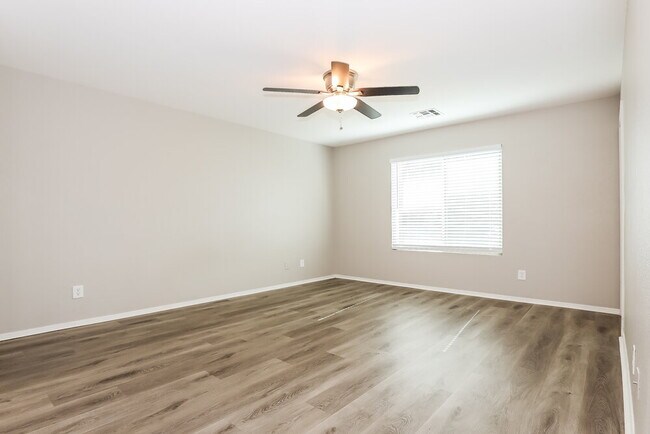 Building Photo - 10857 E Carol Ave