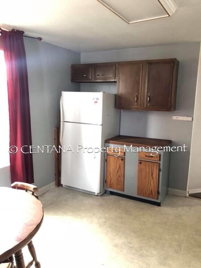 Building Photo - 1119 W Broadway St