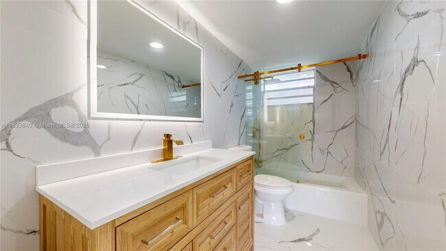 Building Photo - 1333 E Hallandale Beach Blvd