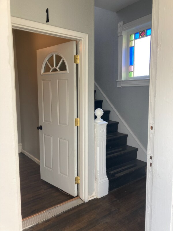 Building Photo - 912 5th St SW