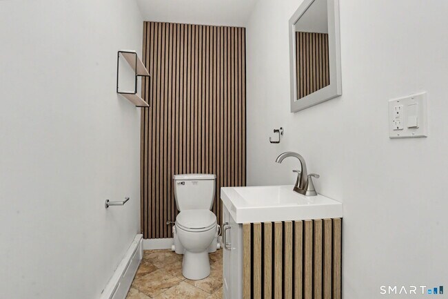 Building Photo - 92 Burwood Ave