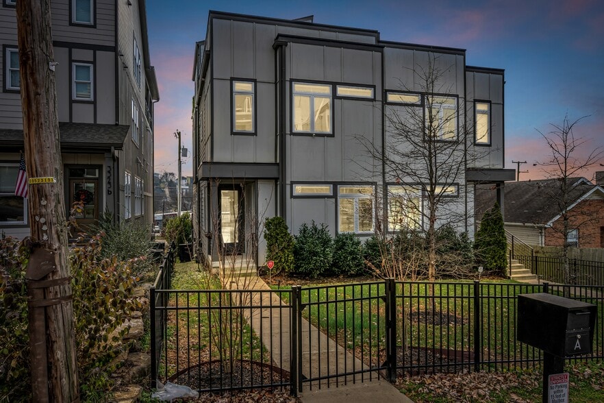 Building Photo - 3325 Felicia St