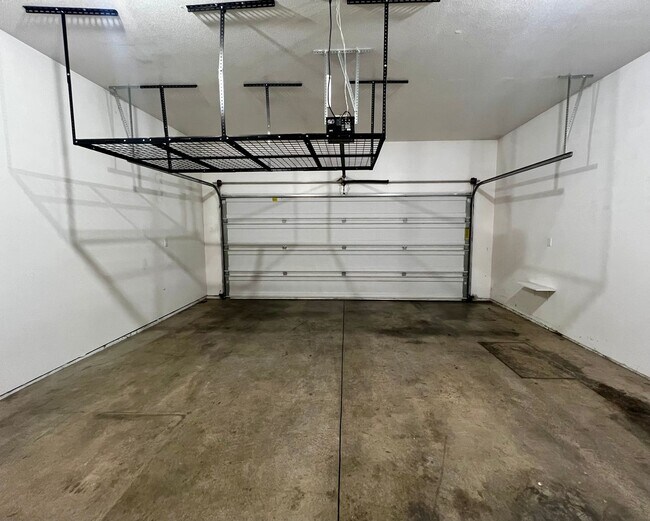 Building Photo - Non-Refundable & Security Deposit Total: $...