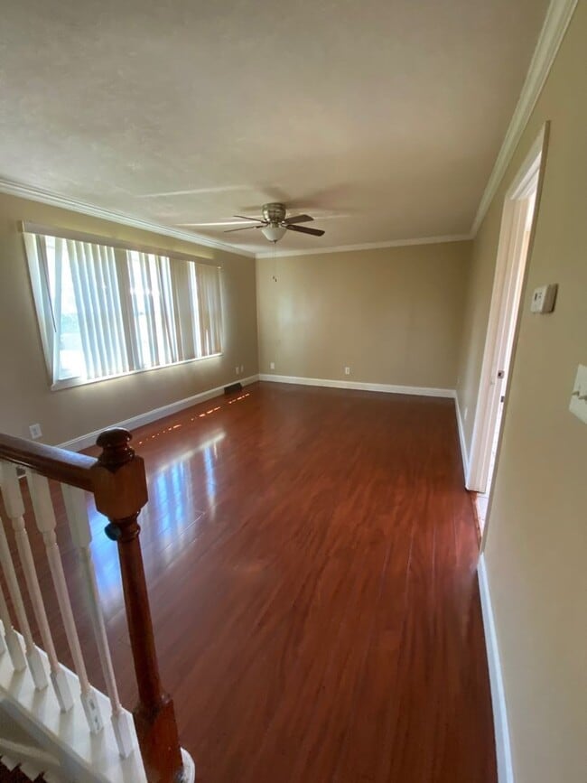 Building Photo - 4 bedroom home in Chuckey TN