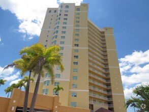 Building Photo - Beautiful 3 bedroom 2 bathroom 10th floor ...