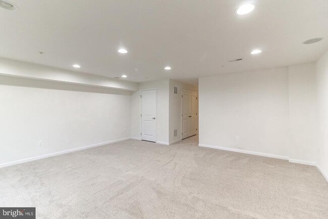 Building Photo - 2784 Fredericksburg Rd