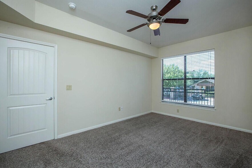 Building Photo - 9725 N Lakeline Blvd