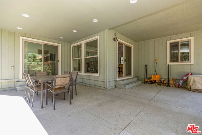 Building Photo - 1712 Woodland Dr