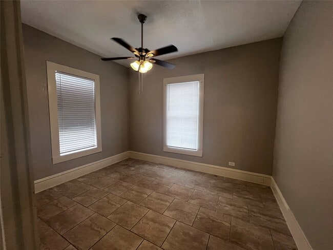 Building Photo - 712 40th St