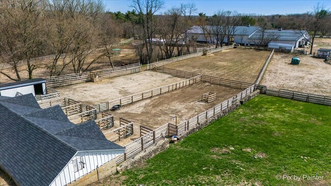Building Photo - 708 S Rose Farm Rd