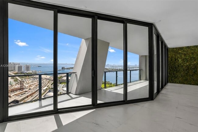 Building Photo - 1000 Biscayne Blvd