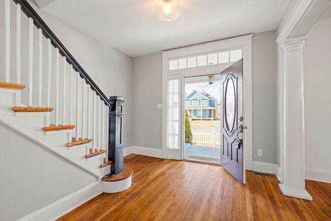 Building Photo - Spacious Corner-Lot Home on Carolina Ave