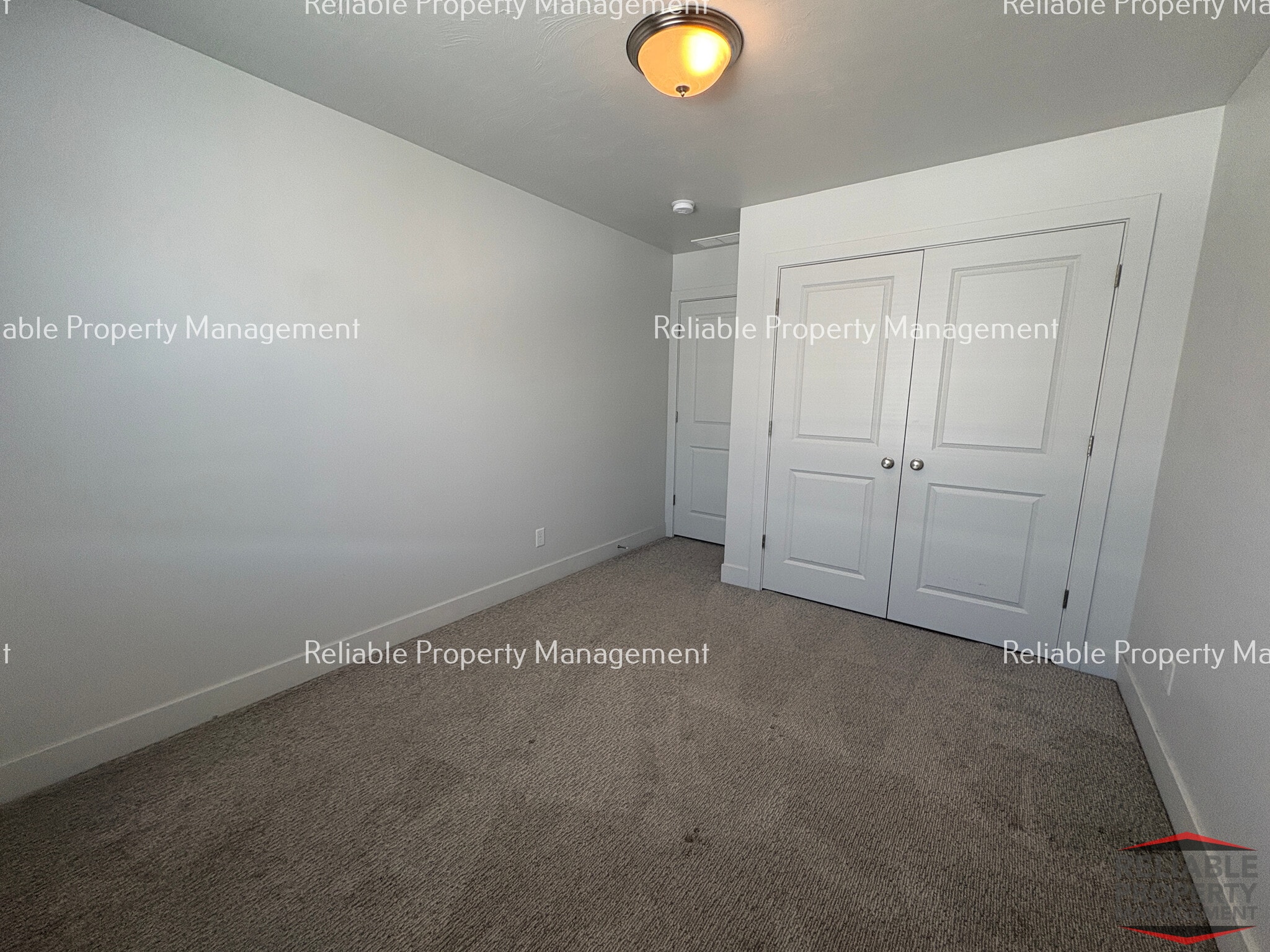 Building Photo - 144 S Emery Ln