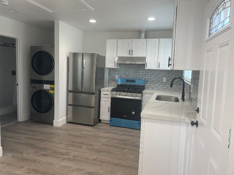 Building Photo - 12317 Leland Ave