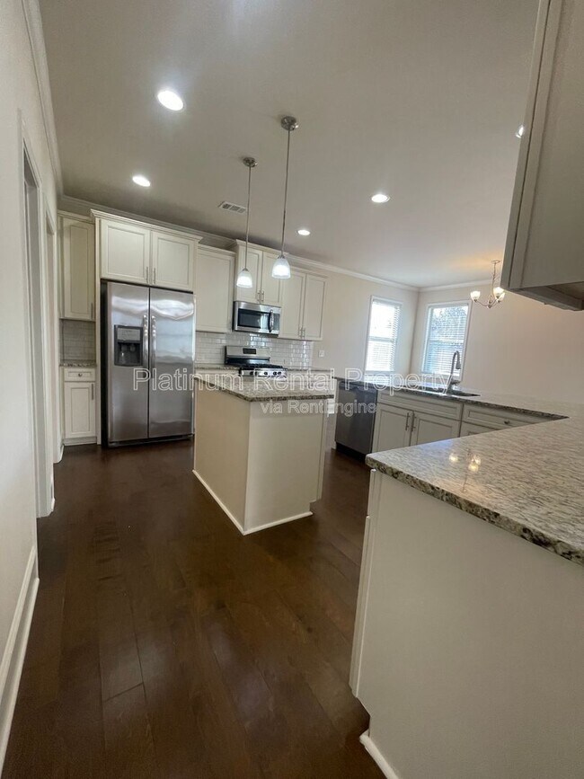 Building Photo - 4425 Huron Dr