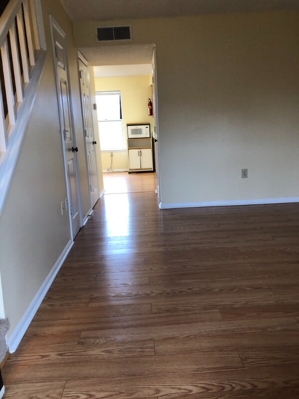 Building Photo - 250 Elm St