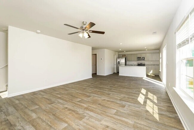 Building Photo - 504 Jack Pine St