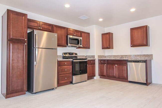 Building Photo - 1251 Barzona Ave