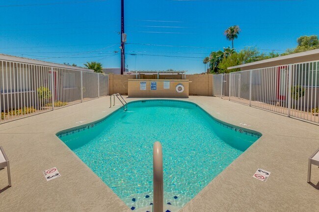 Building Photo - South Scottsdale Studio Casita w/ Private Patio | 4 Weeks Free | Remodeled Quartz & Stainless Kit...