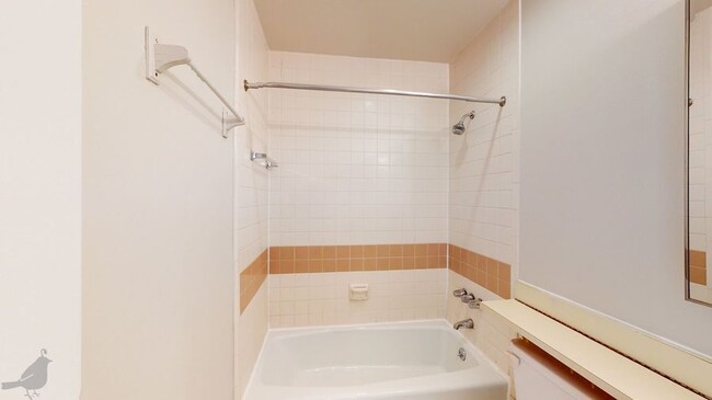 Building Photo - Stylish Studio in Adams Morgan! Amazing Lo...