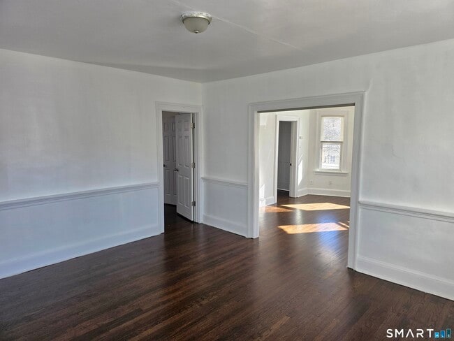 Building Photo - 219 Columbia St