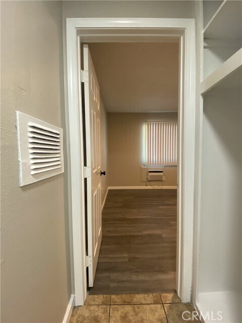 Building Photo - 1023 W 8th St