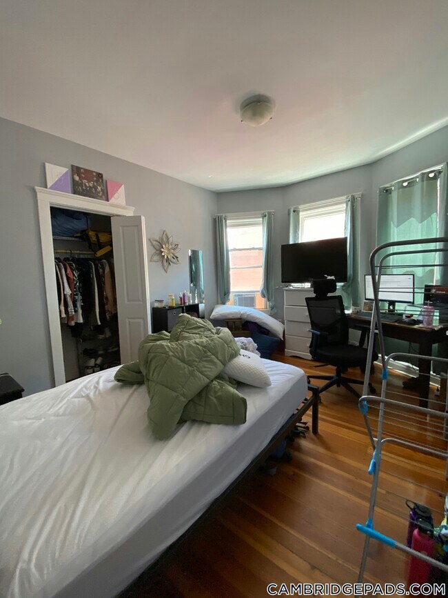 Building Photo - 376 Prospect St