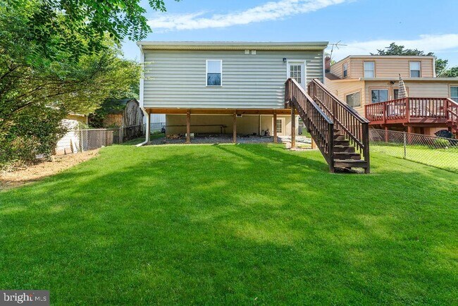 Building Photo - 5803 Ravenswood Rd
