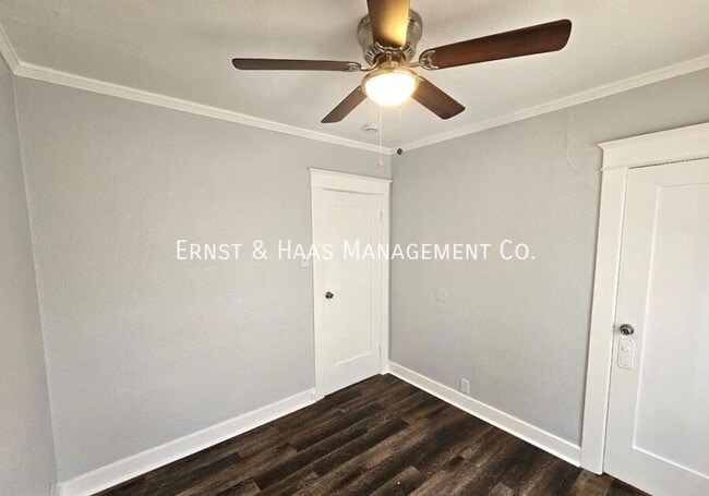 Building Photo - 1306 E Hellman St