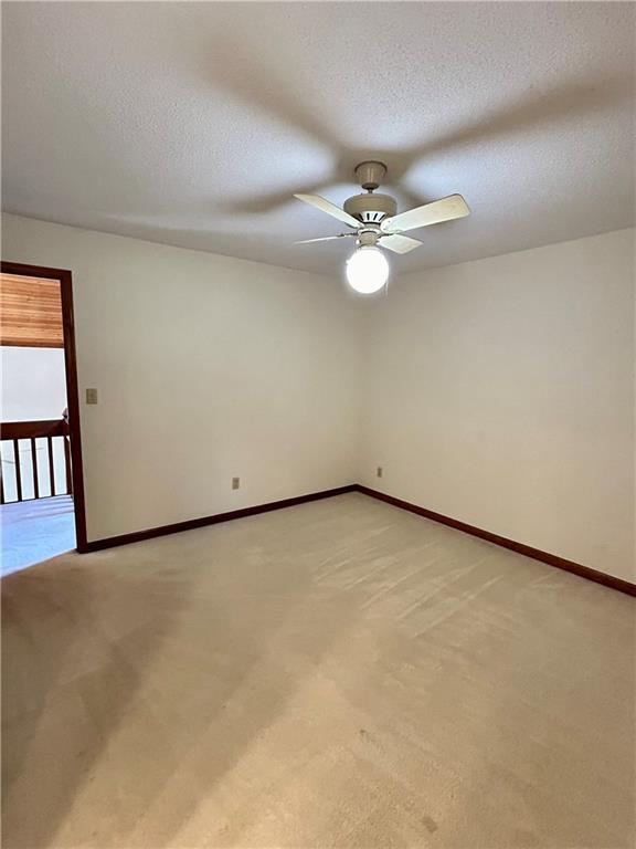 Building Photo - 115 Nesbit Ferry Pl